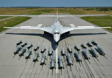 15 Kh-101/Kh-555 Marschflugkörper und 21 Shahed-136/131 ...