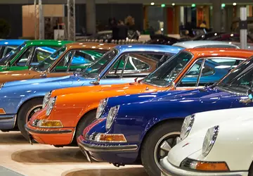 Retro Classics 2025: Das erste Oldtimer-Festival ...