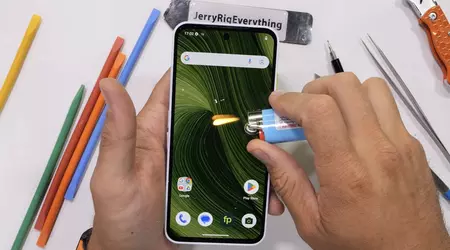 Modular, aber fragil: Das Fairphone 6 wird von Tech-Blogger JerryRigEverything einem harten Test unterzogen