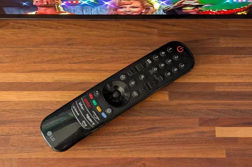 LG 42-Zoll OLED evo C4 Serie 4K Fernseher für kleine Räume