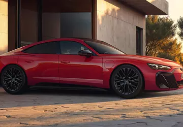 Audi hat die Basisversion des e-tron ...