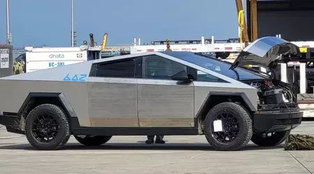 Ein Vorserienfahrzeug des Tesla Cybertruck Elektro-Pickup aus dem Los Angeles Auto Museum wurde für 400.000 Dollar verkauft