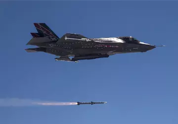 Deutschland kauft fast 1.000 AIM-120C-8 AMRAAM-Raketen ...