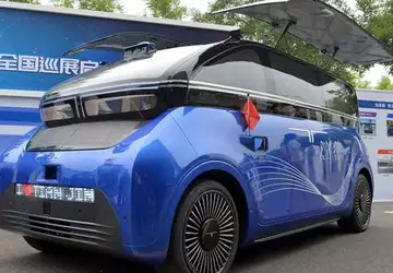 Die Chinesen haben ein selbstfahrendes Auto ...