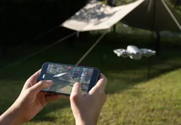 DJI enthüllt neue kompakte Selfie-Drohne Neo ...