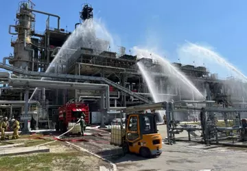 Die Ölfabrik von Putins Patenonkel in ...