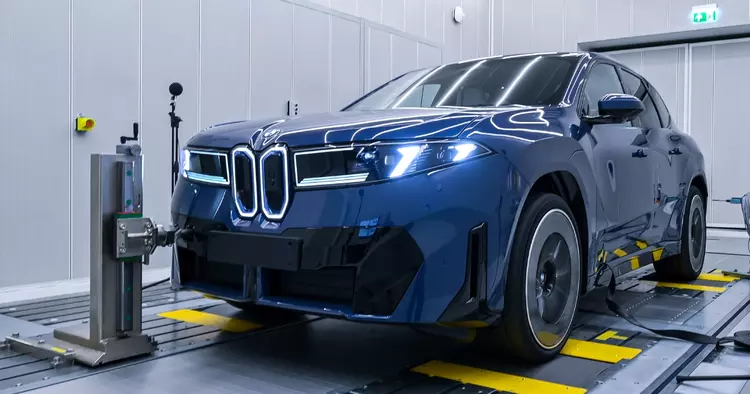 BMW iX3 Produktion im neuen Werk ...