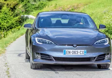 Tesla-Verkäufe in Europa sinken um 49 ...