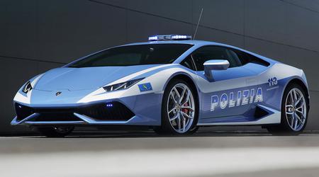 Sechs besondere Supercars: Lamborghini feiert 20 Jahre Zusammenarbeit mit der italienischen Polizei