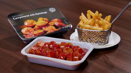 Die legendäre Volkswagen Currywurst kommt in aktualisierter Form in die Regale der deutschen Supermärkte