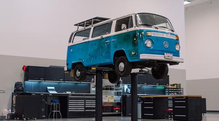 Volkswagen restauriert einen älteren T2, der die Brände in Kalifornien im Januar 2025 überlebt hat