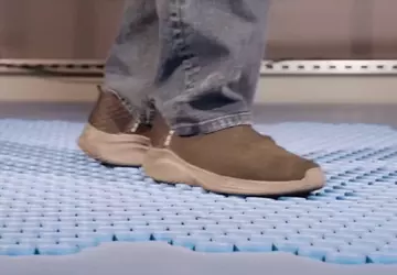 Disney HoloTile: der weltweit erste omnidirektionale ...