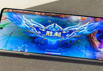 Das erste Smartphone mit dem Snapdragon ...