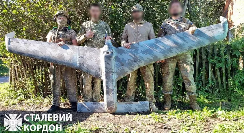 Die ukrainischen Verteidigungskräfte haben zum ersten Mal Russlands neueste Drohne, die Eleron T-16, erbeutet, die bei jedem Wetter aufklären kann