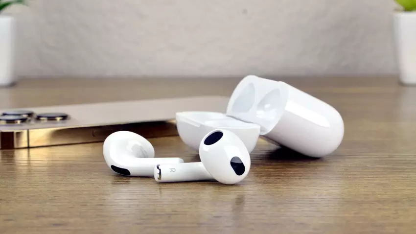 Nutzer haben sich über die miserable Verarbeitungsqualität der AirPods 3-Kopfhörer beschwert. Aber nicht jeder