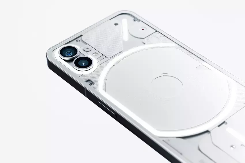 Nothing Phone (1) für 3.064 $ versteigert – limitierte Auflage von 100 Smartphones