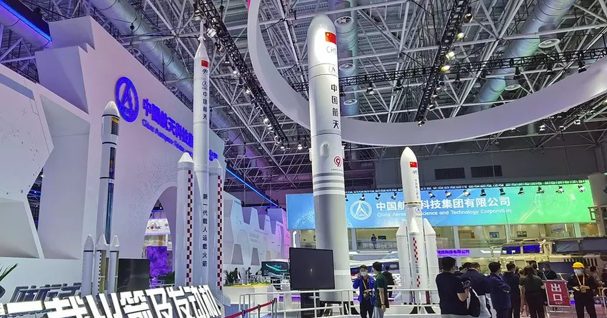 China hat die weltweit größte Feststoffrakete Smart Dragon 3 vorgestellt - sie kann sowohl vom Boden als auch vom Meer aus gestartet werden