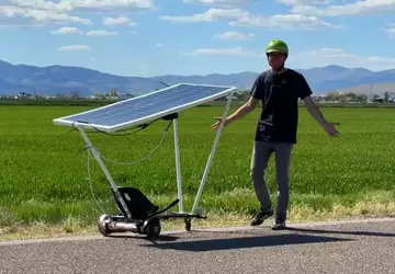 Ein kaputter Gyroscooter wurde in ein ...