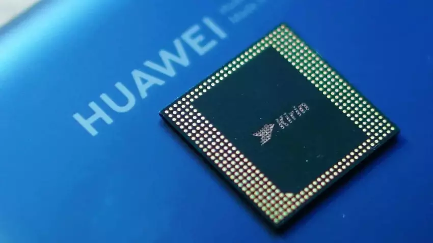Der modifizierte Kirin 9000s-Chip punktet im Geekbench auf Augenhöhe mit dem Snapdragon 865 von vor vier Jahren