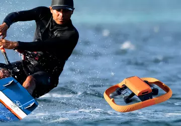 HOVERAir AQUA ist eine wasserdichte Drohne, ...