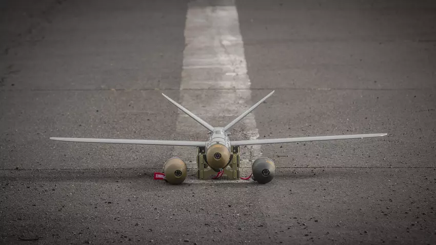 Die Monobank sammelte 45 Millionen UAH für Kamikaze-Drohnen von Warmate: Was ist das für eine Drohne?