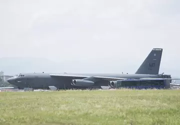 Der Atombomber B-52H Stratofortress stattete Japan ...