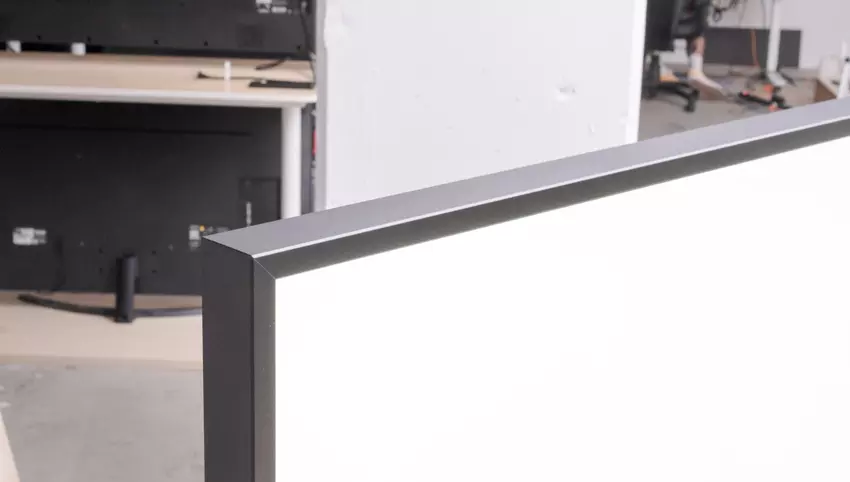 SAMSUNG 55-Zoll The Terrace TV für kalte Garage