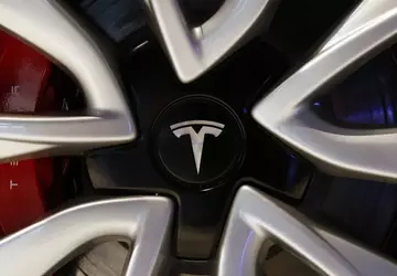Tesla plant, sein autonomes Fahrsystem an ...