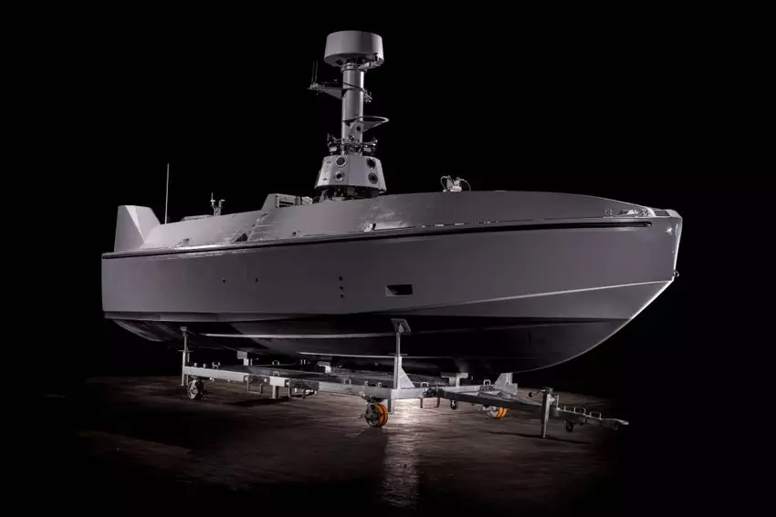 Frankreich testet eine Kamikaze-See-Drohne durch Einschlag in einen Lastkahn