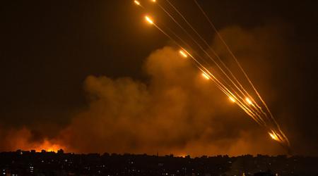 Iran hat einen massiven Angriff auf Israel gestartet: bis zu fünfhundert ballistische Raketen waren in der Luft