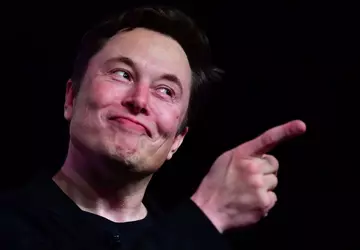Es ist offiziell: Elon Musk erwirbt ...
