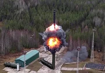 Die Russen haben die ballistische Interkontinentalrakete ...