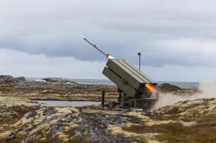 Nicht nur Black Hornet Mikrodrohnen: Norwegen wird zwei NASAMS SAMs an die Ukraine liefern