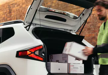 Der Dacia Duster hat eine Hybrid-Transporter-Option ...