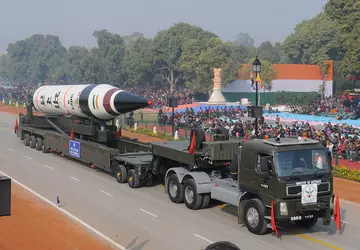 Indien testet ballistische Interkontinentalrakete Agni-V, die ...