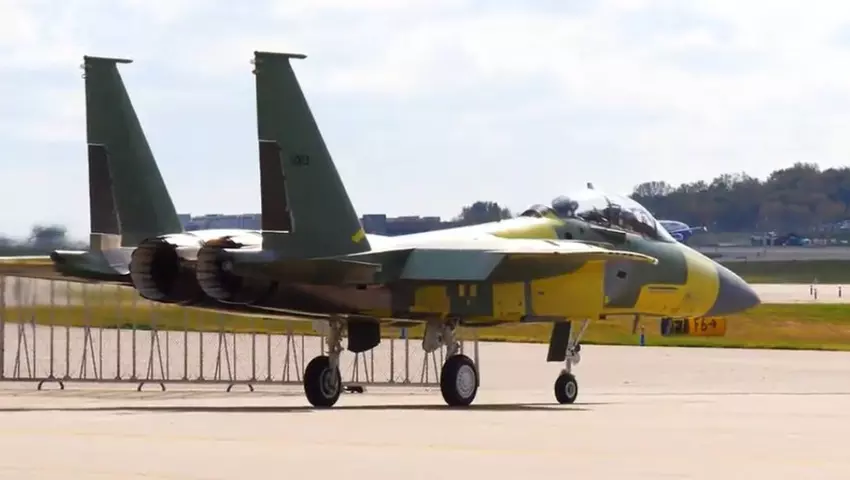 Boeing hofft, das erste aufgerüstete F-15EX Eagle-Kampfflugzeug in der endgültigen Konfiguration bis Ende November an die US-Luftwaffe übergeben zu können - Auslieferung um ein Jahr verzögert