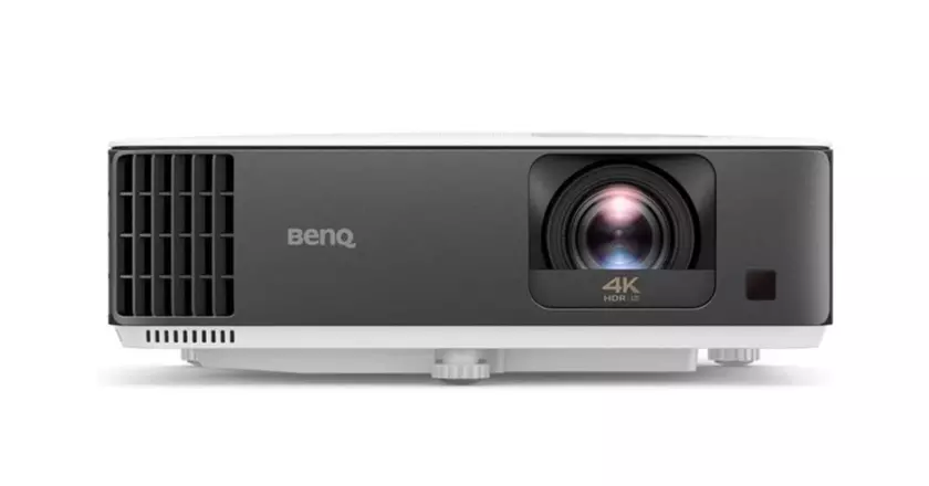BenQ TK700STi 4K Beamer für Golfsimulator