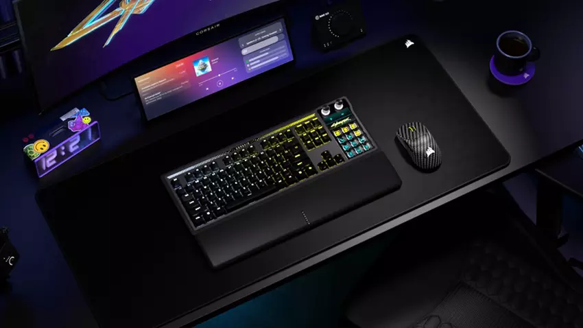 Bild der Corsair Galleon 100 SD-Tastatur und Controller