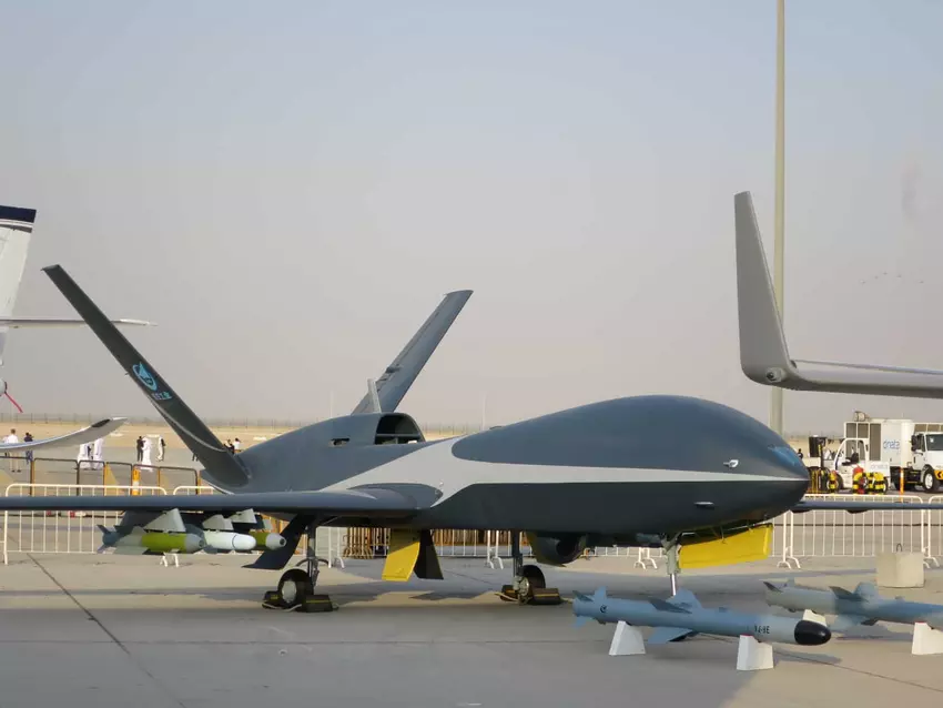 China stellt WZ-7 Soaring Dragon vor - RQ-4 Global Hawk-Pendant mit 7.000 km Reichweite und 750 km/h Geschwindigkeit