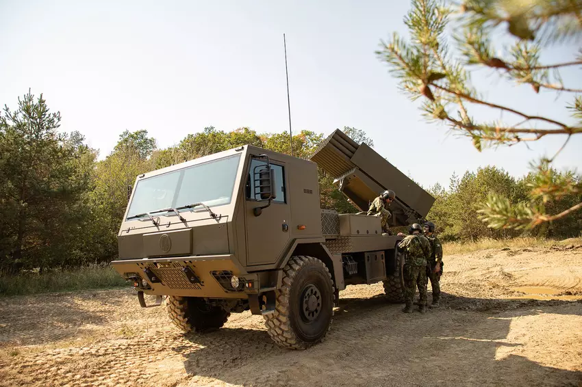 BM-21 MT MLRS der Tschechischen Republik: eine verbesserte Version von Grad mit einem neuen Feuerleitsystem und auf einem Tatra-Fahrgestell