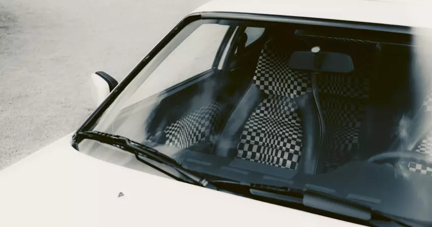 Porsche hat die Produktion legendärer Stoffe für klassische Modelle wieder aufgenommen