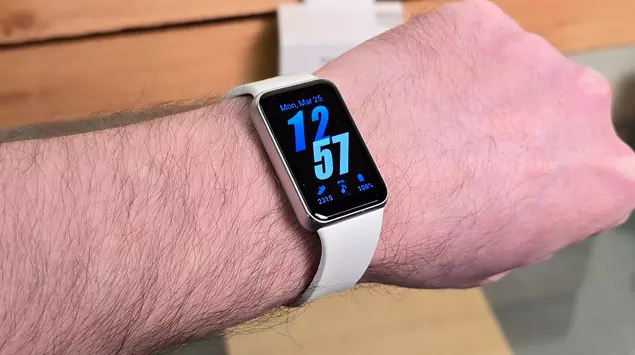 Samsung Galaxy Fit3 Test: Fitness-Armband mit ...