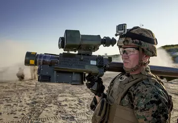 122 BMP-1, 60 Stinger MANPADS, 20.000 ...