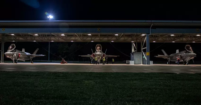 Lockheed Martin schickt drei weitere F-35B Lightning II Kampfflugzeuge der fünften Generation nach Großbritannien