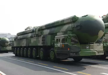 China verfügt bereits über 500 Sprengköpfe ...