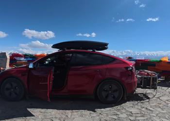 Ein Tesla Model Y-Besitzer schloss einen ...