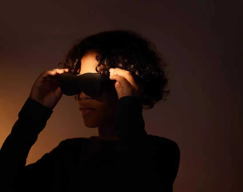 Sol Reader: ein ungewöhnlicher E-Book-Reader in Form einer Brille mit E-Ink-Displays anstelle von Brillen