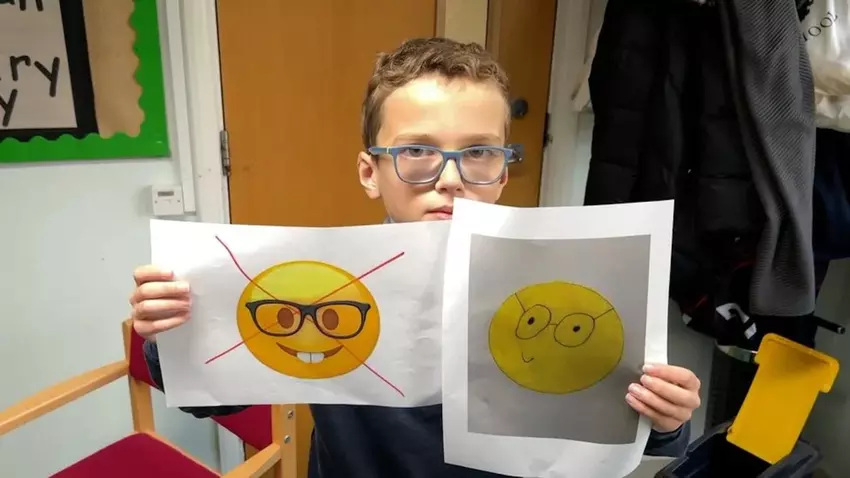 10-jähriger Junge fordert Apple auf, das Brillen-Emoji zu ändern - er findet es anstößig
