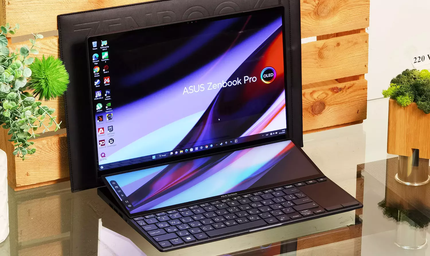 ASUS ZenBook Pro 14 Duo OLED Test: leistungsstarkes Ultrabook mit zwei Bildschirmen