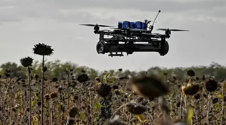 Ukrainische Armee beginnt mit der Installation von Drohnenschutznetzen über wichtigen Straßen 